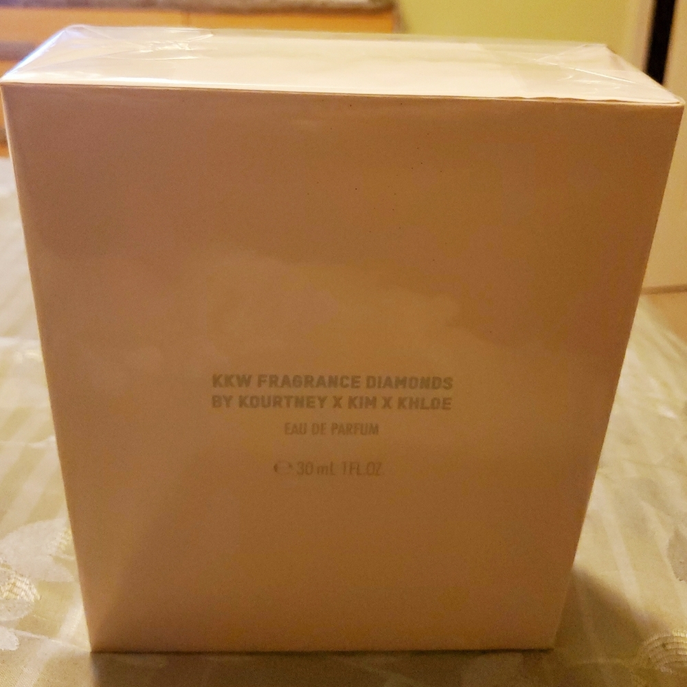 KKW Fragrance Khloe